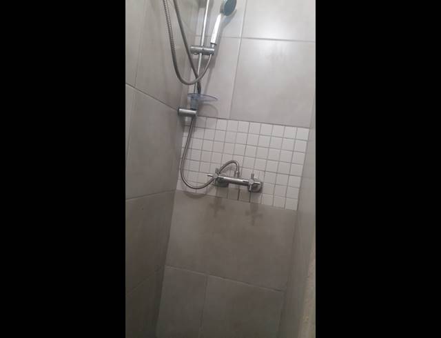 1 bed property to rent in ROSEVILLE